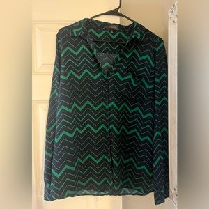 ✨The Limited✨ Women’s Dress Shirt - XL